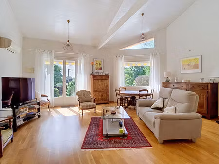 a vendre - maison de 165m² - 5 chambres - piscine - saint lys (31470)