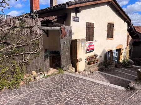 ternand. maison ancienne 100m2 avec petite terrasse