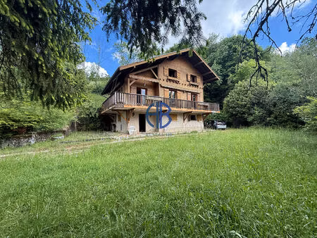 chalet de 113 m2 + sous-sol sur 7500m2 de terrain.