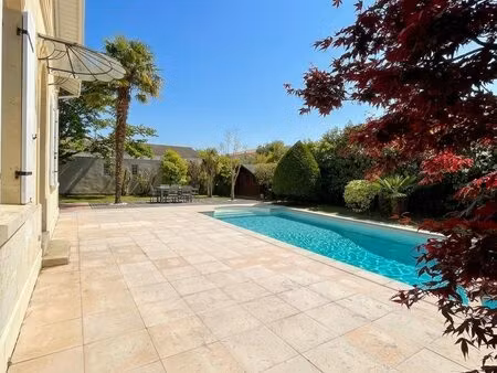 le bouscat - très belle maison spacieuse avec piscine