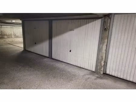 antibes centre ville garage entre sol