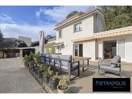 maison de luxe de 5 pièces en vente à neuville-sur-saône  auvergne-rhône-alpes
