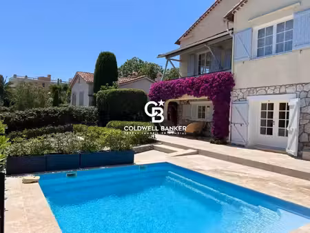 antibes  villa avec piscine  centre ville à pied