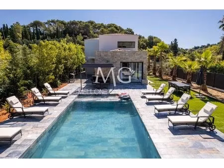mougins – villa rénovée 4 chambres avec piscine et prestations haut de gamme