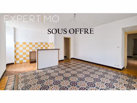 appartement 100 m² habitable  terrasse de 85 m²  centre village