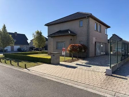 huis te huur in roeselare met 3 slaapkamers