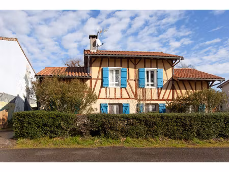 maison t5 130m2 avec piscine dans un environnement calme /