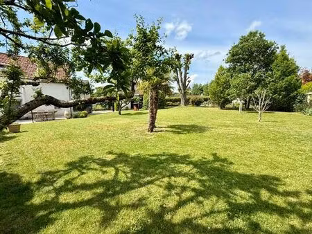 maison de luxe de 196 m2 en vente crespières  île-de-france