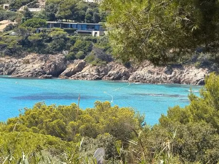 villa à ramatuelle  dans un domaine privé et à seulement 300 mètres de la plage.