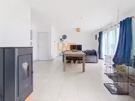vente maison 4 pièces 76 m² à la peyratte (79200)  182 000 €