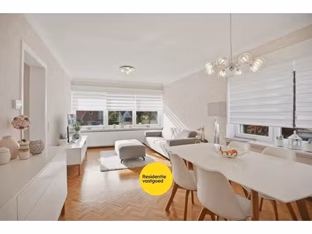 instapklaar appartement met 2 slpks en garage te sint-andries!