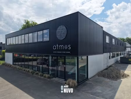 magazijnen + kantoren + showroom