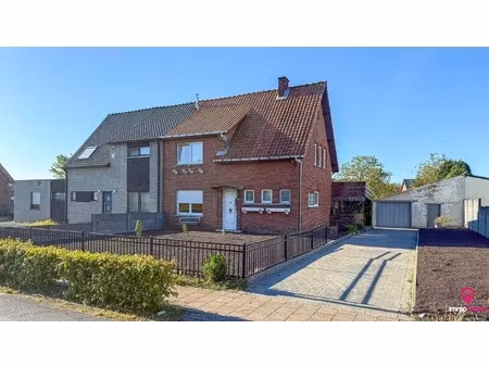 charmante woning met 3 slaapkamers op ruim perceel van 890m²