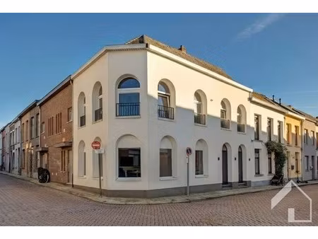 gerenoveerde hoekwoning nabij het centrum van lier