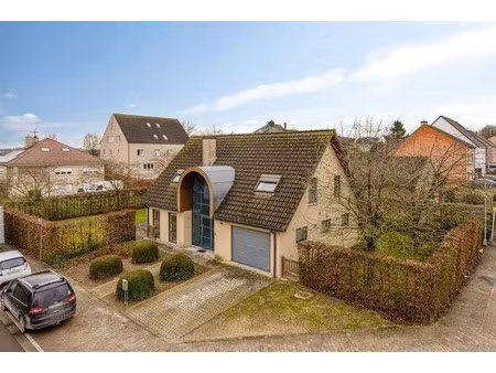 instapklare villa met 4 kamers en garage op 6a 79ca