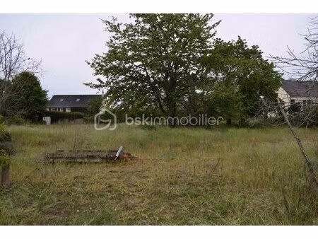 terrain de 2 361 m² à saumur