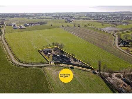 landelijk gelegen villa met loods in aartrijke