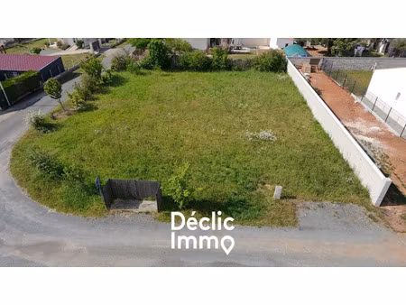 vente terrain 707 m² juicq (17770)
