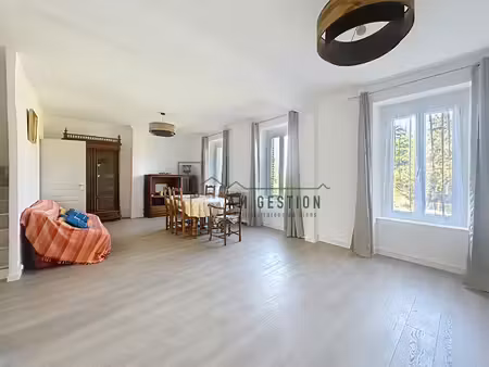 location maison 5 pièces 155m²