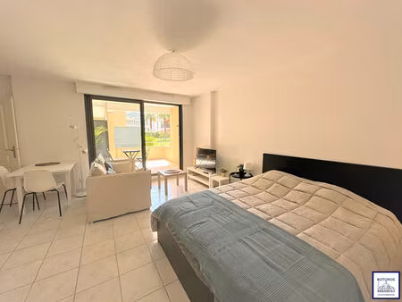 location appartement 1 pièce 33m²