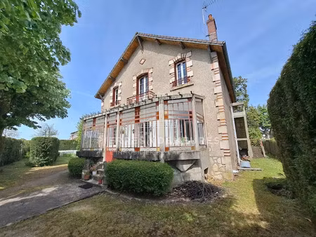 vente maison 11 pièces 185 m² à mehun-sur-yèvre (18500)  233 200 €