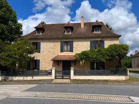 maison en pierre 215 m2 / 5 chambres / sous-sol / terrain 6000m²