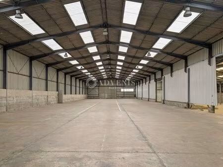 location entrepôt meillac 35270 3350m²