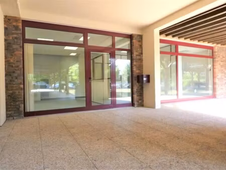 location entrepôt 130 m²
