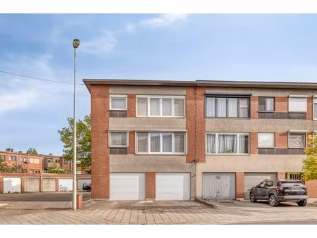 appartement te koop in merksem met 2 slaapkamers