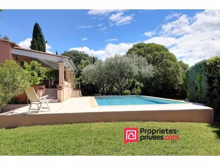 uzès  direction nîmes  villa avec piscine et double garage