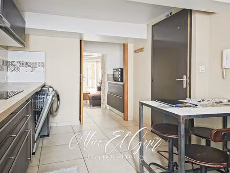 immeuble - 3 appartements prêts à louer - cité médiévale