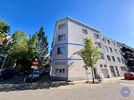 ruim 2-slpk appartement op toplocatie + garage!