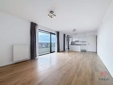 mooi appartement met 2 slaapkamers + parkeerplaats
