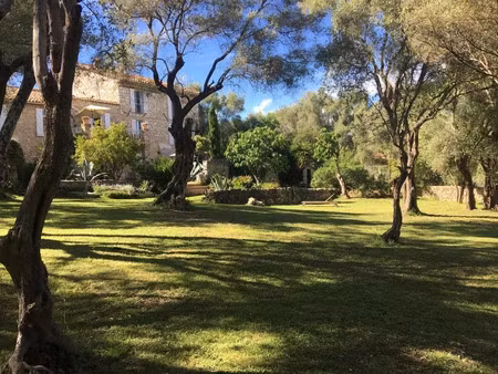 vente appartement 5 pièces 167 m² roquefort-les-pins (06330)