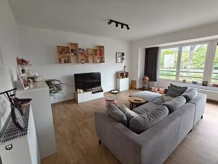 prachtig 2 slaapkamer appartement op topligging