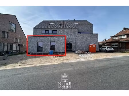 gelijkvloers appartement met drie slaapkamers