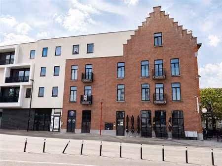 comfortabel appartement met 2 slaapkamers nabij het station.