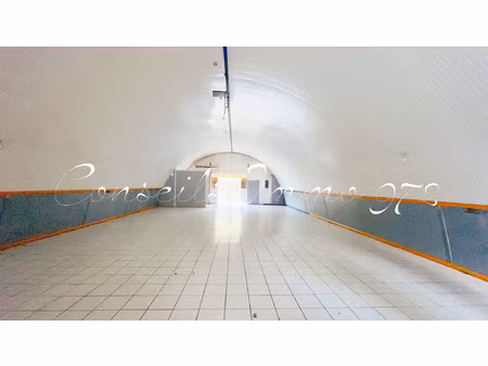 local entrepôt 140 m2 - 4 17 m sous plafond  double accès -