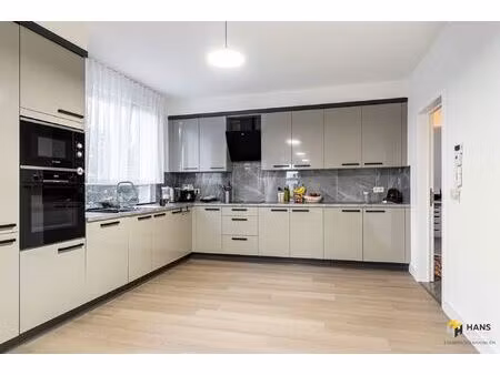 appartement te koop in wilrijk met 3 slaapkamers