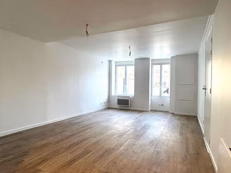 location appartement 1 pièce 29m²