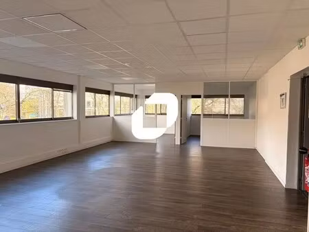 location bureaux 89 m²