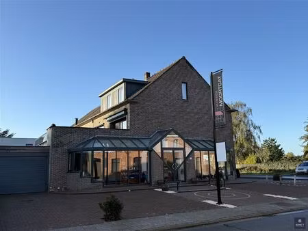 commercieel te koop in beveren-kruibeke-zwijndrecht met 3 slaapkamers