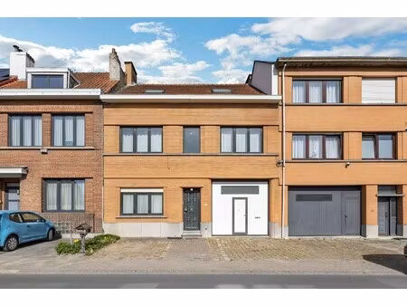 charmante woning met tuin en garage te dilbeek