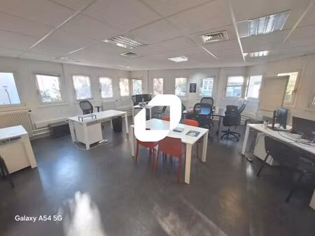 location bureaux 680 m²