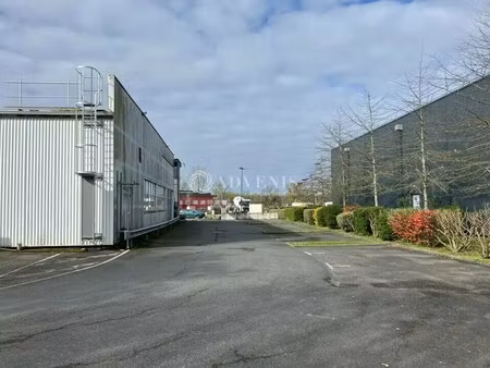location commerce begles 33130 598m²