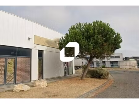 location commerce merignac 33700 188m²