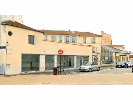 location commerce versailles 78000 148m²