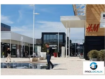 location commerce saint maximin 60740 113m²