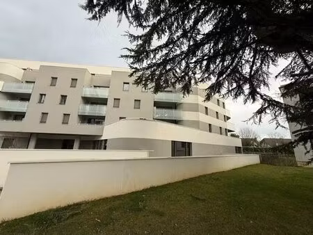 location commerce bihorel 76420 183m²