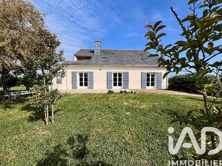 vente demeure d'exception à tigné (49540) : à vendre / 210m² tigné